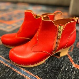 Swedish Hasbeens Red Clogs Size 37